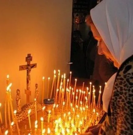 A gyertya a nyugalma az élő ember (élő) A gyertya a nyugalmat egy élő személy