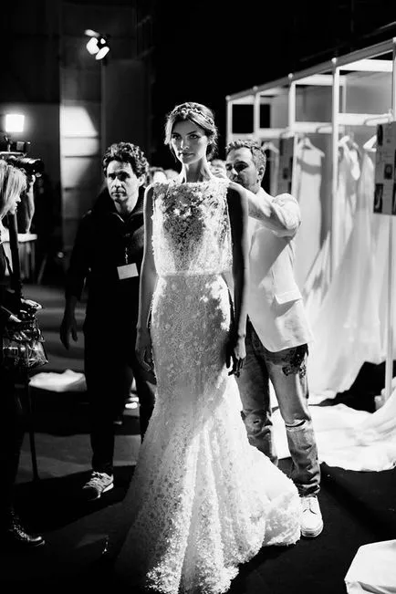 Esküvői divatbemutató pronovias divatbemutató 2017 - Fair iparosok - kézzel készített, kézzel készített (ruhakollekció) Esküvői divatbemutató pronovias divatbemutató 2017 - Fair iparosok - kézzel készített, kézzel készített