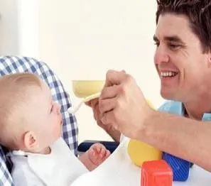 Muszáj, hogy a víz az újszülött, és milyen (fajta) Muszáj, hogy a víz az újszülött, és milyen