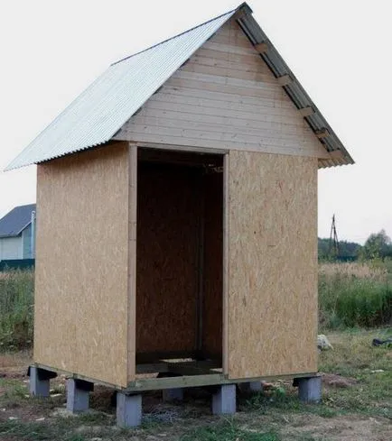 Tokjába a pajtában a kezüket