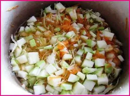 Növényi pörkölt cukkini és burgonya recept egy fotó