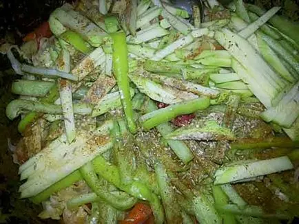 Növényi pörkölt burgonya és cukkini - nagyon finom recept (burgonya) Növényi pörkölt burgonya és cukkini - nagyon finom recept