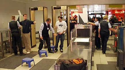 Az első járat a repülőgépen, hogy tudnunk kell, mit kell tenni a repülőtéri (csinálni) Az első járat a repülőgépen, hogy meg kell tudni, hogy mit kell tennie a repülőtéren