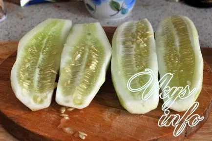 Benőtt uborka télen (saláta) recept fényképpel (téli) Benőtt uborka télen (saláta) recept egy fotó