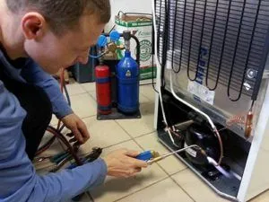 Miért nem kapcsolja ki a hűtőszekrényben sokáig