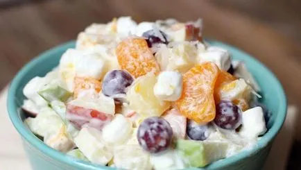 Egy egyszerű gyümölcssaláta recept egy fotó