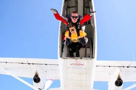 Ejtőernyős ugrás tandem oktatóval, c magassága 4000 méter