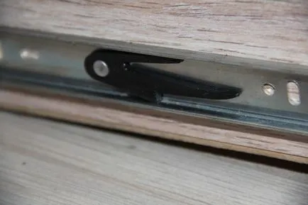 Szétszerelése kihúzható fiók mechanizmus (bontási) Bontási kihúzható fiók mechanizmus