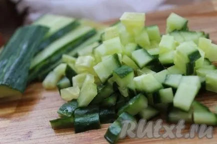 Saláta recept csirke és rántotta - a recept egy fotó