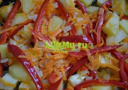 Recept ízletes zöldség ragu cukkínit és a burgonya