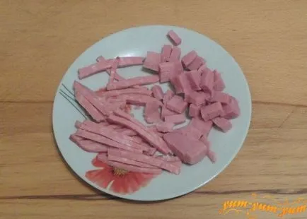 Recept saláta uborka, paradicsom, sajt, kolbász, sonka (paradicsom) Recept saláta uborka, paradicsom, sajt, kolbász és sonka