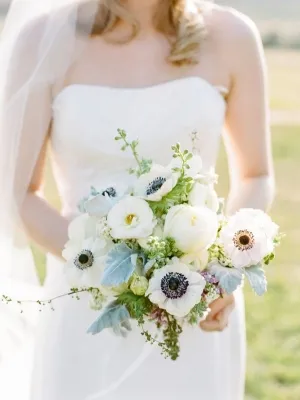 A legnépszerűbb színek Esküvői virágkötészet (menyasszonyi csokor és boutonniere) A legnépszerűbb színek Esküvői virágkötészet