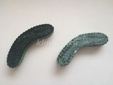 Soldier hullámpapír február 23-ig a kezét