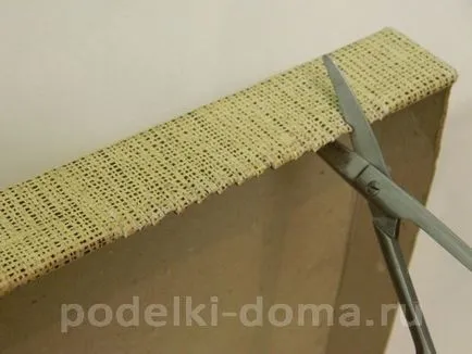 A gép a szövés gyöngyök (a kezüket), egy doboz ötletek és műhelyek (szövés) A gép a szövés gyöngyök (a kezüket), egy doboz ötletek és műhelyek
