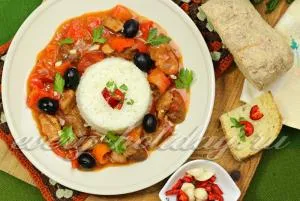 Sertés pörkölt paprika és paradicsom recept egy fotó