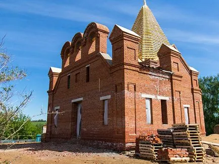 Saját emberek építsenek templomokat és kápolnákat emeltek
