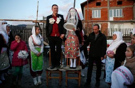 Hagyományos esküvői ruhák a világ minden tájáról (összesen) Hagyományos esküvői ruhák a világ minden tájáról