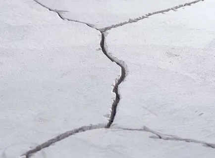 Repedt betonaljzat Mit javít