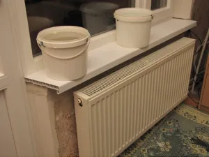 Telepítése PVC ablakpárkányok kezük (saját) Telepítése PVC ablakpárkányok kezük