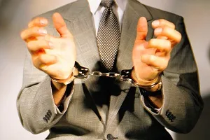 Féle illegális üzleti, a büntetés érte cikkének megfelelően (üzleti) Féle illegális üzleti, a büntetés érte cikk szerint