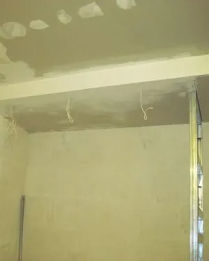 Beépített szekrény toló kezével