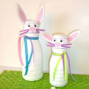Hare egy műanyag palack
