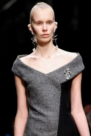 10 módon viselni bross elegáns és divatos