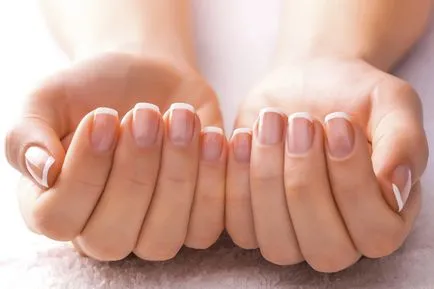Top 10 hibák otthoni manikűr, amelyek a (fő) Top 10 hibák otthoni manikűr, amelyek minden