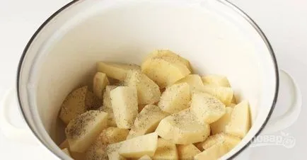 Párolt káposzta burgonyával - lépésről lépésre recept fotók a (élelmiszer) Párolt káposzta burgonyával - lépésről lépésre recept fotók