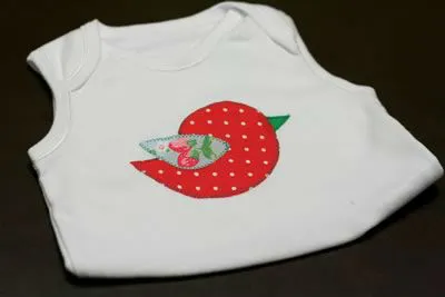 Rátét a bébiruhák ötletek, a mester osztály, sablonok (ruházat) Rátét a bébiruhák ötletek, a mester osztály, sablonok