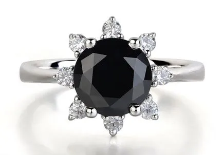 Black Stone (50 fotó) nyakláncok és gyűrűk féldrágakő, mint az úgynevezett egy gyűrű, a lista ékszerek