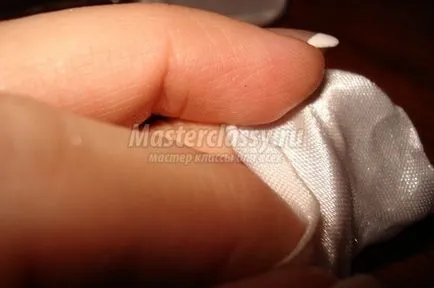 Virágok szatén szalagokkal mester osztály segítségével vékony szalagok