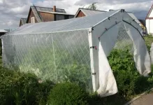Burkolóanyagok üvegházak, mint fedél üvegházhatású 4m, vélemények és fotók, annál jobb a fedelet, amennyire csak lehetséges (üvegházak) Burkolóanyagok üvegházak, mint fedél üvegházhatású 4m, vélemények és fotók, annál jobb a fedelet, amennyire csak lehetséges,