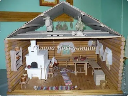 Vidéki ház a kezüket