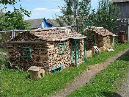 Faluház kezét fában