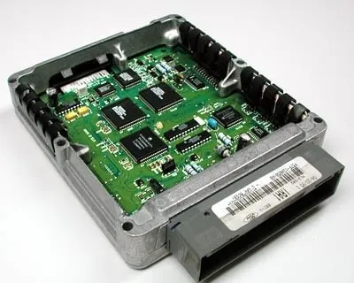ECU vagy elektronikus vezérlőegység mi ez, és hogyan működik (a) ECU vagy elektronikus vezérlőegység mi ez, és hogyan működik
