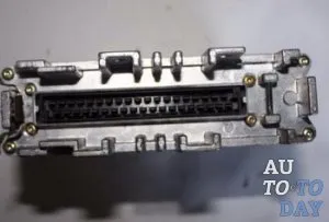 Az elektronikus vezérlőegység - mint ez szabályozza a motor (kontroll) Elektronikus vezérlőegység - ez vezérli a motort