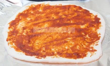 Gombás pizza hagymával, paradicsommal, sajttal otthon, a recept lépésről lépésre fotók, minden étkezés (recept fotó) Gombás pizza hagymával, paradicsommal, sajttal otthon, a recept lépésről lépésre fotók, minden étkezés