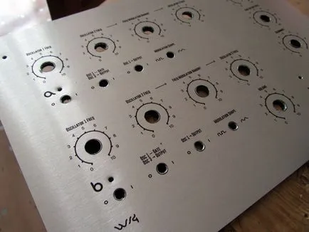 Termelés diy-szintetizátor - furcsa zaj generátor - (fura hang generátor) Termelés diy-szintetizátor - furcsa zaj generátor - (fura hang generátor)