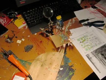 Termelés diy-szintetizátor - furcsa zaj generátor - (fura hang generátor) Termelés diy-szintetizátor - furcsa zaj generátor - (fura hang generátor)