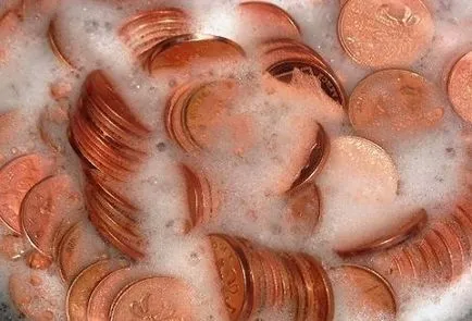 Ahogy tisztítsa meg a bronzérmet otthon eltávolítani sötétedő