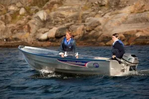 Telepítése a motor a csónak tippeket és szakértői tanácsot kiválasztása és telepítése (szerelése a motor a hajón) Telepítése a motor a csónak tippeket és szakértői tanácsot kiválasztása és telepítése