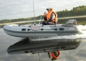 Telepítése a motor a csónak tippeket és szakértői tanácsot kiválasztása és telepítése (szerelése csónakmotor) Telepítése a motor a csónak tippeket és szakértői tanácsot kiválasztása és telepítése