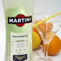 Ahogy az ivás, mint martini bianco (ital) Hogyan és milyen isznak martini bianco