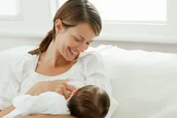 Hogyan ruha az újszülött otthon télen és nyáron, újszülött hőszabályozás (fotó és videó)