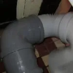 Telepítése vécécsésze kezével egy magánházban