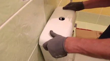 Telepítése vécécsésze kezével egy magánházban