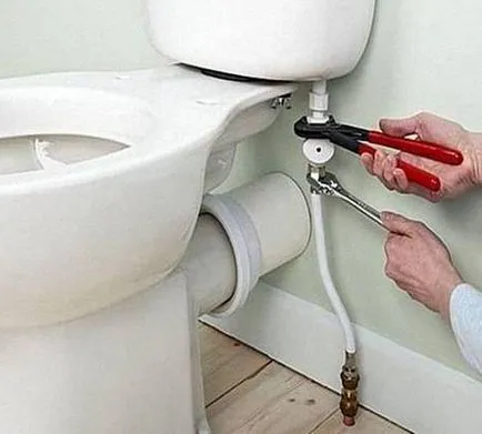 Telepítése vécécsésze a kezeddel, az épület portál (WC) Telepítése vécécsésze a kezeddel, épület portál