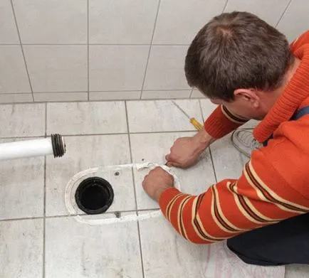 Telepítése vécécsésze a kezeddel, az épület portál (WC) Telepítése vécécsésze a kezeddel, épület portál