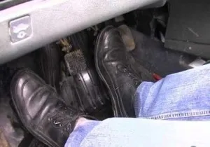 Hogyan lassítani a mechanika és a gép, a motor, ABS